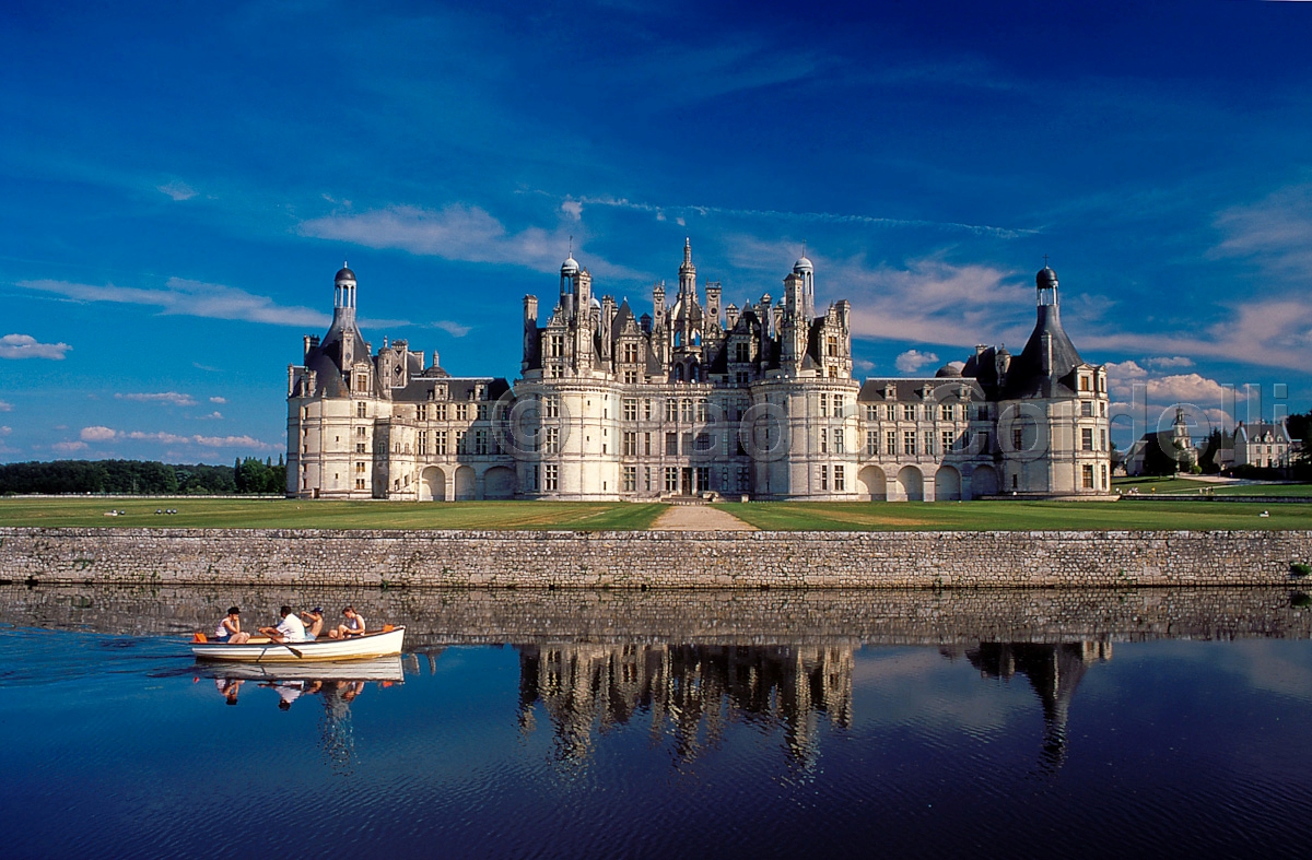 Chambord Castle, Loire Valley, France
 (cod:France 03)